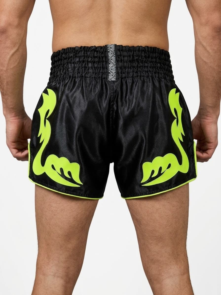 Shorts de Muay Thai 🥊 negro con aplicación verde fosforescente - image 2